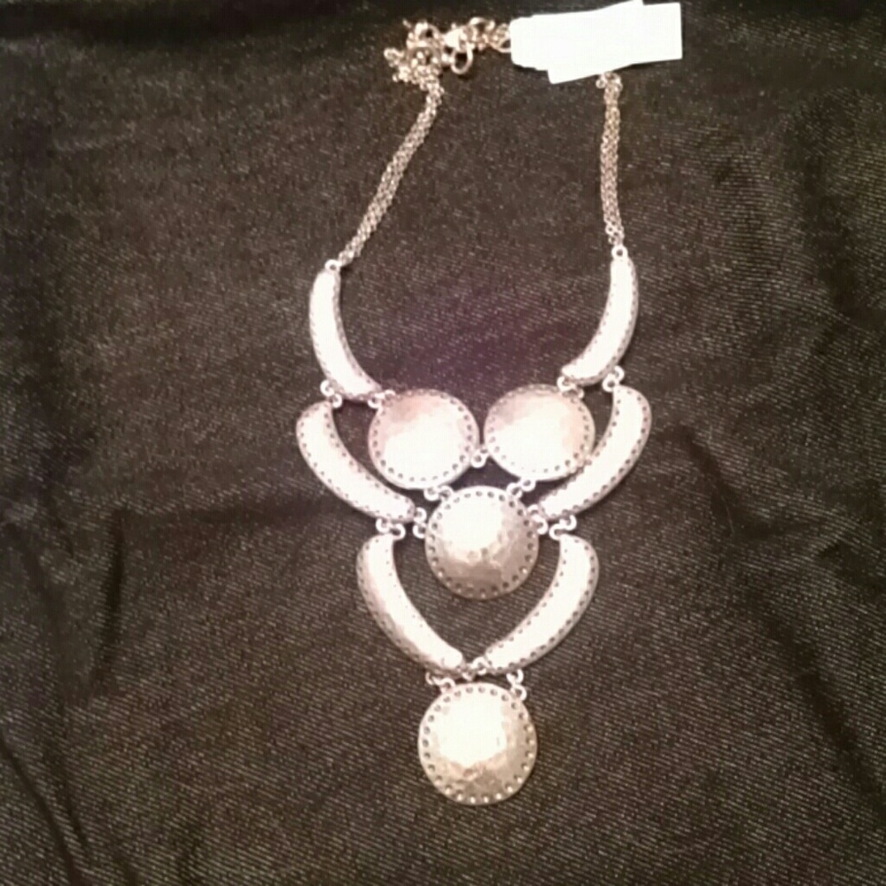 Lucky brand statement necklace..gold